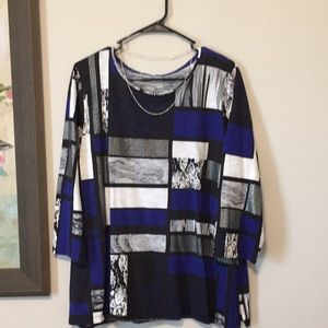 Nice like new top.  Size 1X.  Nice for work or fun